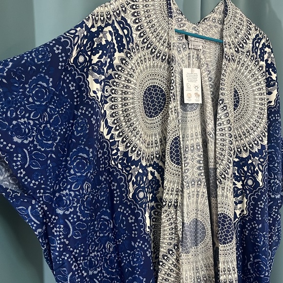 NWT lotus and luna Cape Cod Mandala Kimono, blue and white - Picture 6 of 6